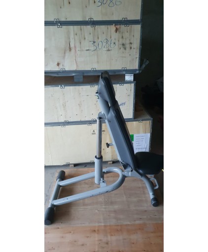 ( Certified Pre-owned ) Technogym Adjustable Bench